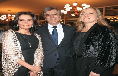 Piedad de Gómez, Carlos Alberto Londoño y María del Rosario Lizarralde.