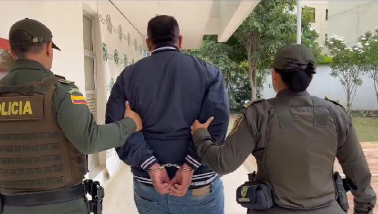 A este sujeto le fueron hallados 50 millones de pesos.