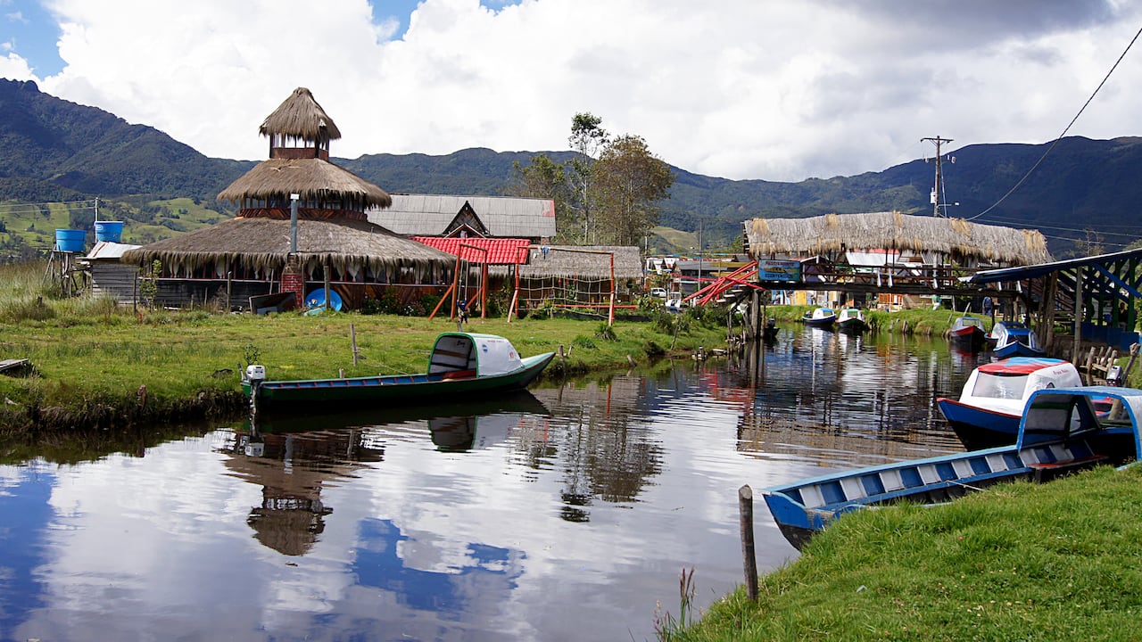 La Laguna de La Cocha es el segundo cuerpo de agua más grande del país.