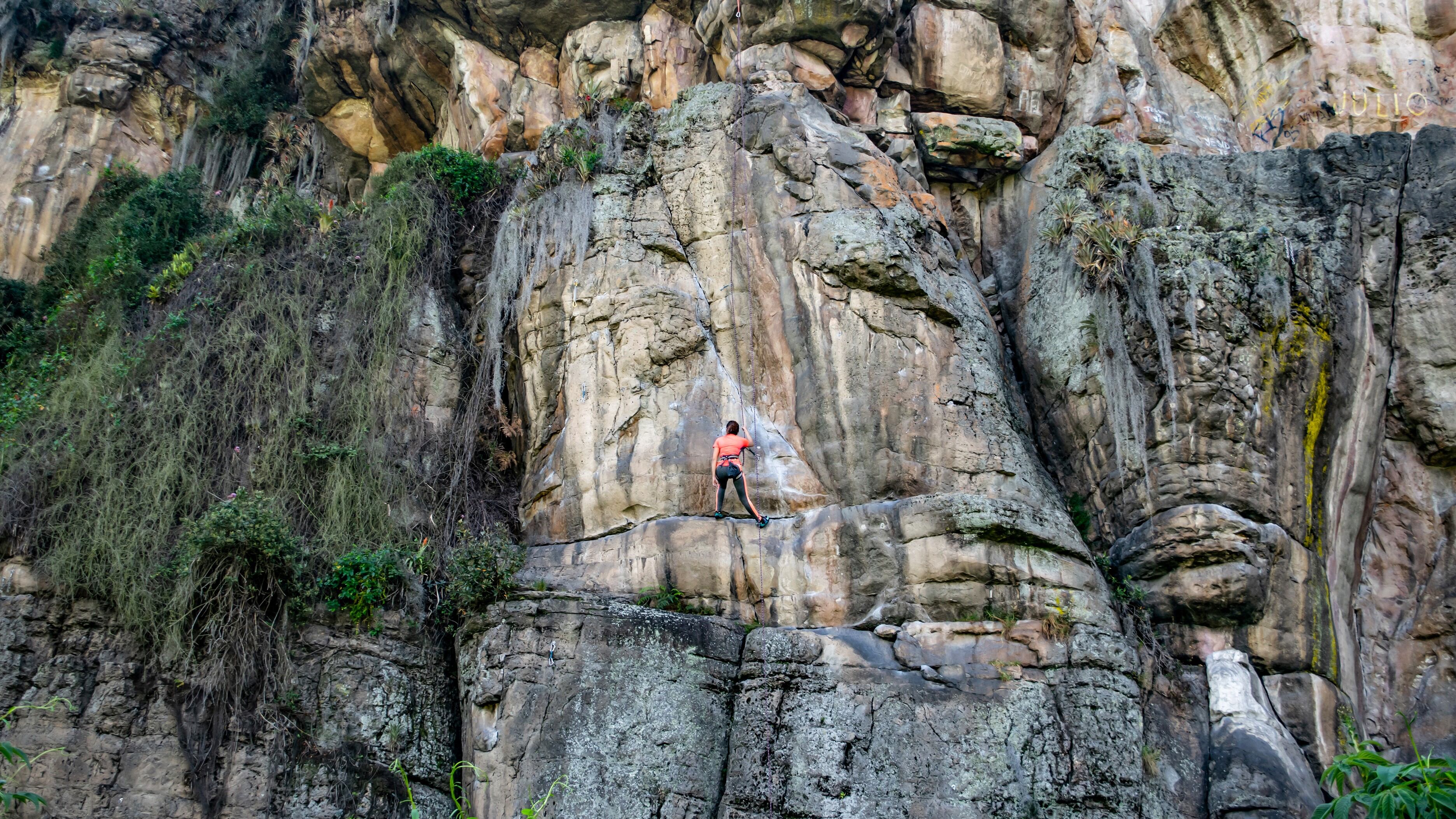 La escalada es una de las actividades que más atrae turistas al departamento.