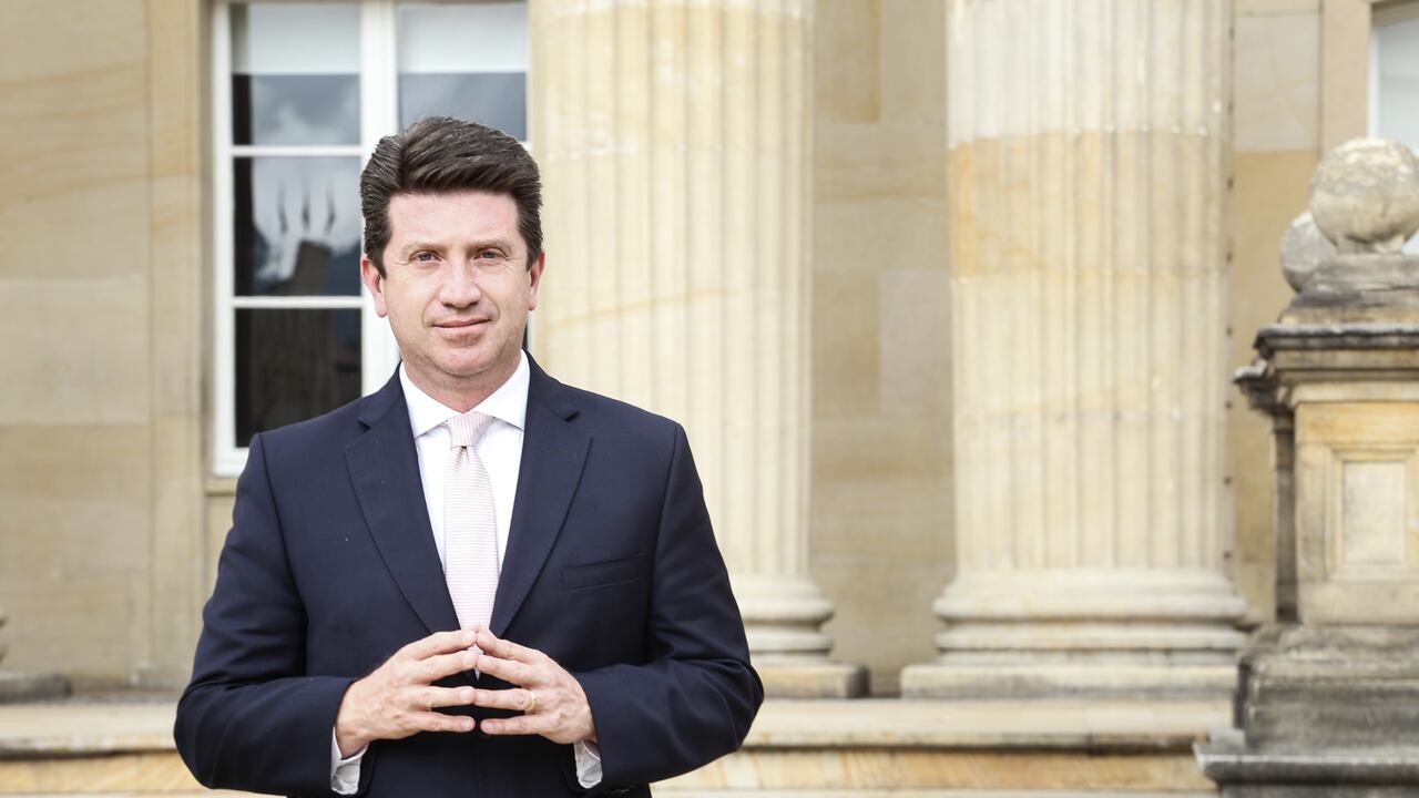 Diego Molano Aponte
Director Departamento Administrativo de la Función Pública
Julio 2 de 2020
Fotos: Clara Moreno