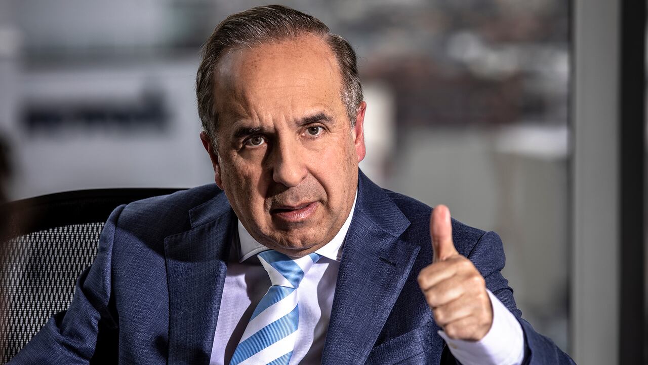 Guillermo Reyes, exministro de Transporte, no habría cumplido requisitos como un segundo idioma o tener ningún tipo de certificación de haber hecho la carrera diplomática y consular.
Bogotá Noviembre 15 de 2022.
Foto: Juan Carlos Sierra-Revista Semana.