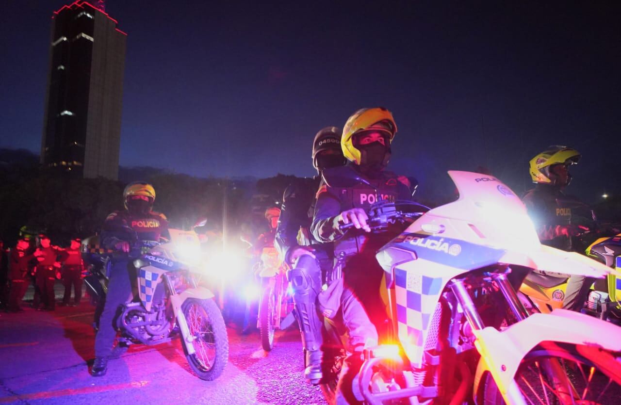 La Policía Metropolitana de Cali realiza operativos para evitar que se presenten alteraciones al orden público en la noche del martes 31 de octubre de 2023.