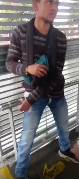 Aterrador: Hombre abusó de una menor en Transmilenio tras intimidarla y romperle el vestido; fue descubierto en flagrancia
