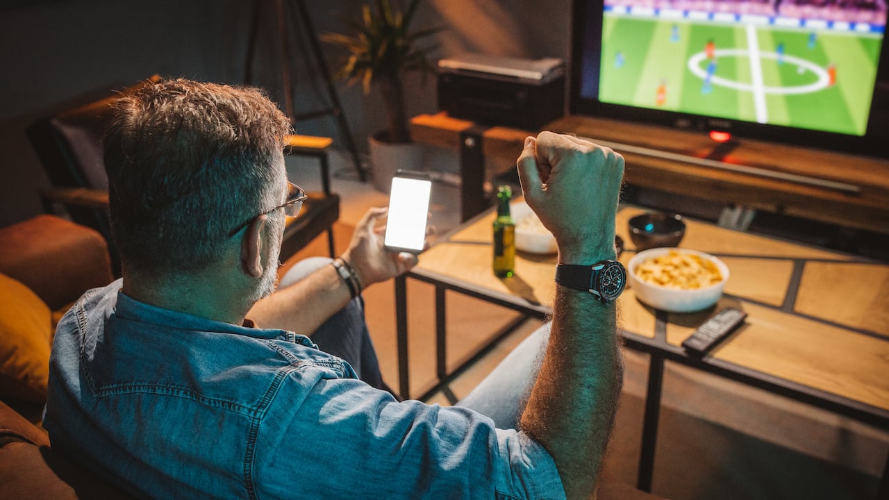 Ver TV gratis en sitios no autorizados compromete la seguridad digital.