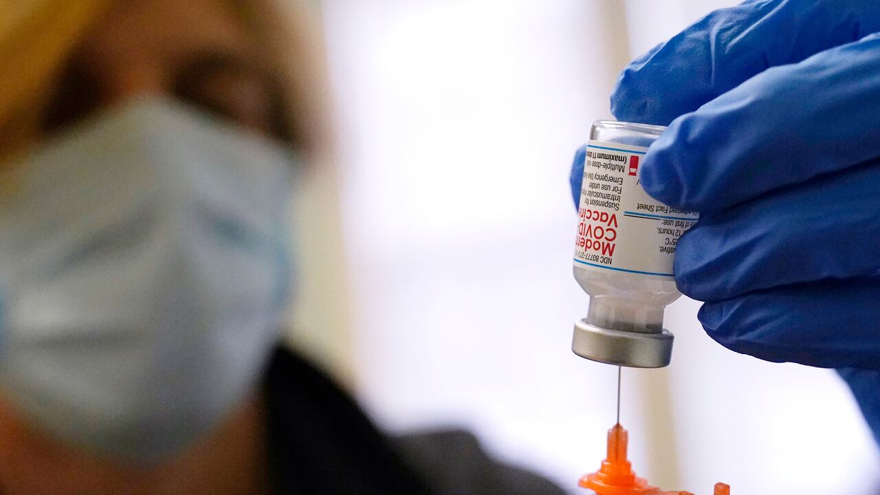 Medellín solo aplicará primeras y segundas dosis para completar esquemas de vacunación