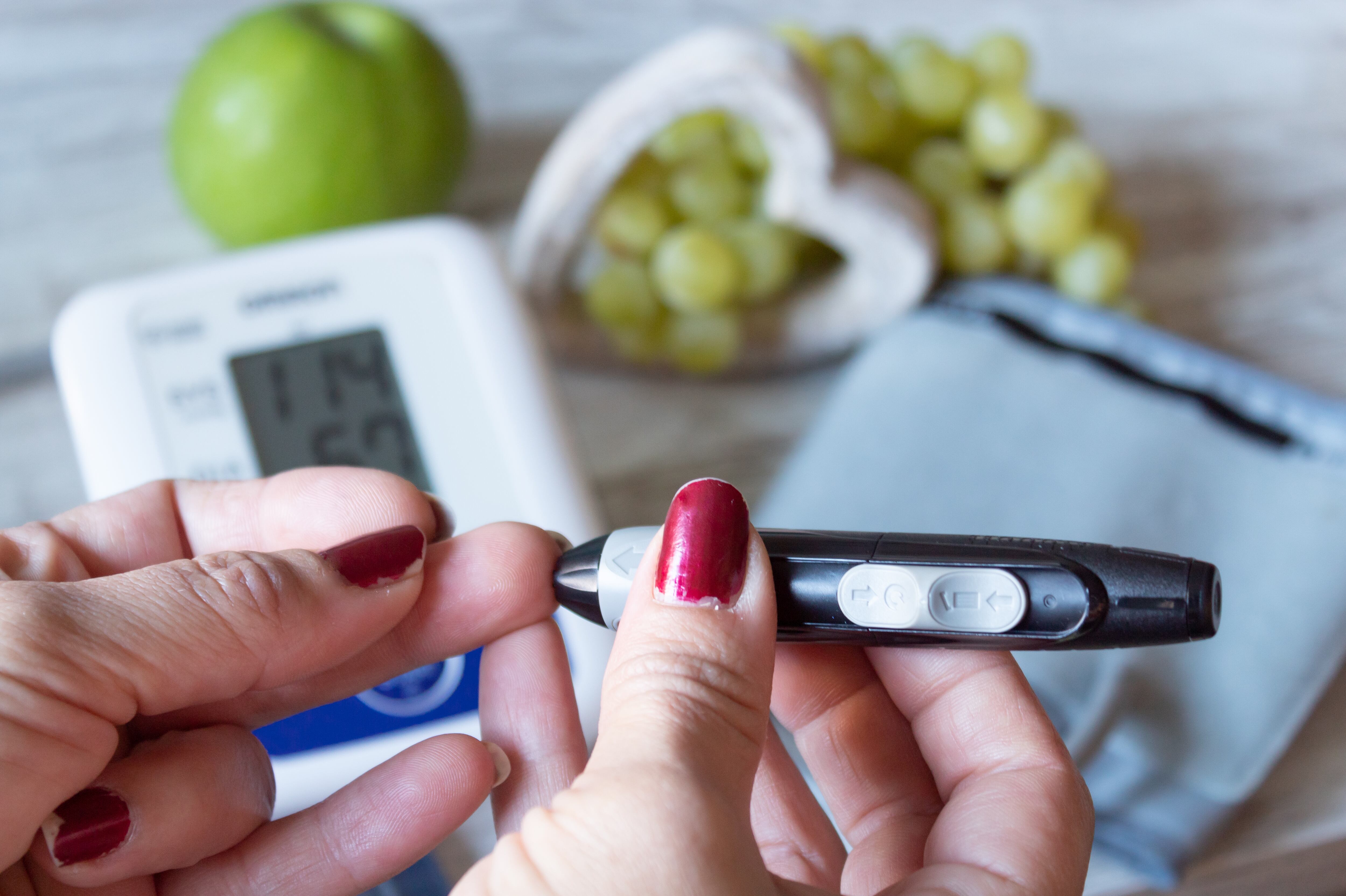 Millones de personas viven con diabetes, una enfermedad silenciosa que avanza con el sedentarismo y los malos hábitos alimentarios.