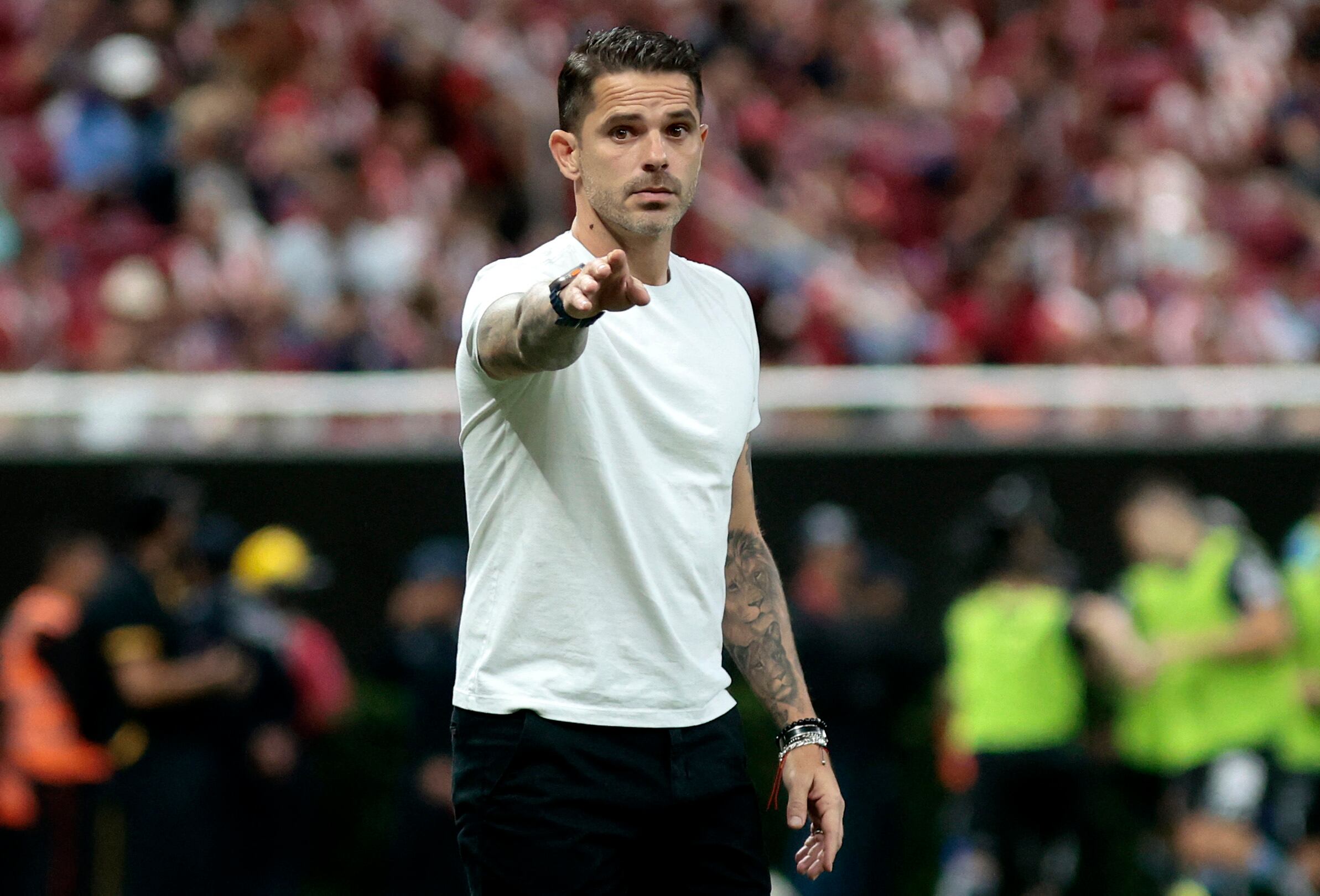 Fernando Gago dejó a Chivas de Guadalajara, para volver a Argentina.