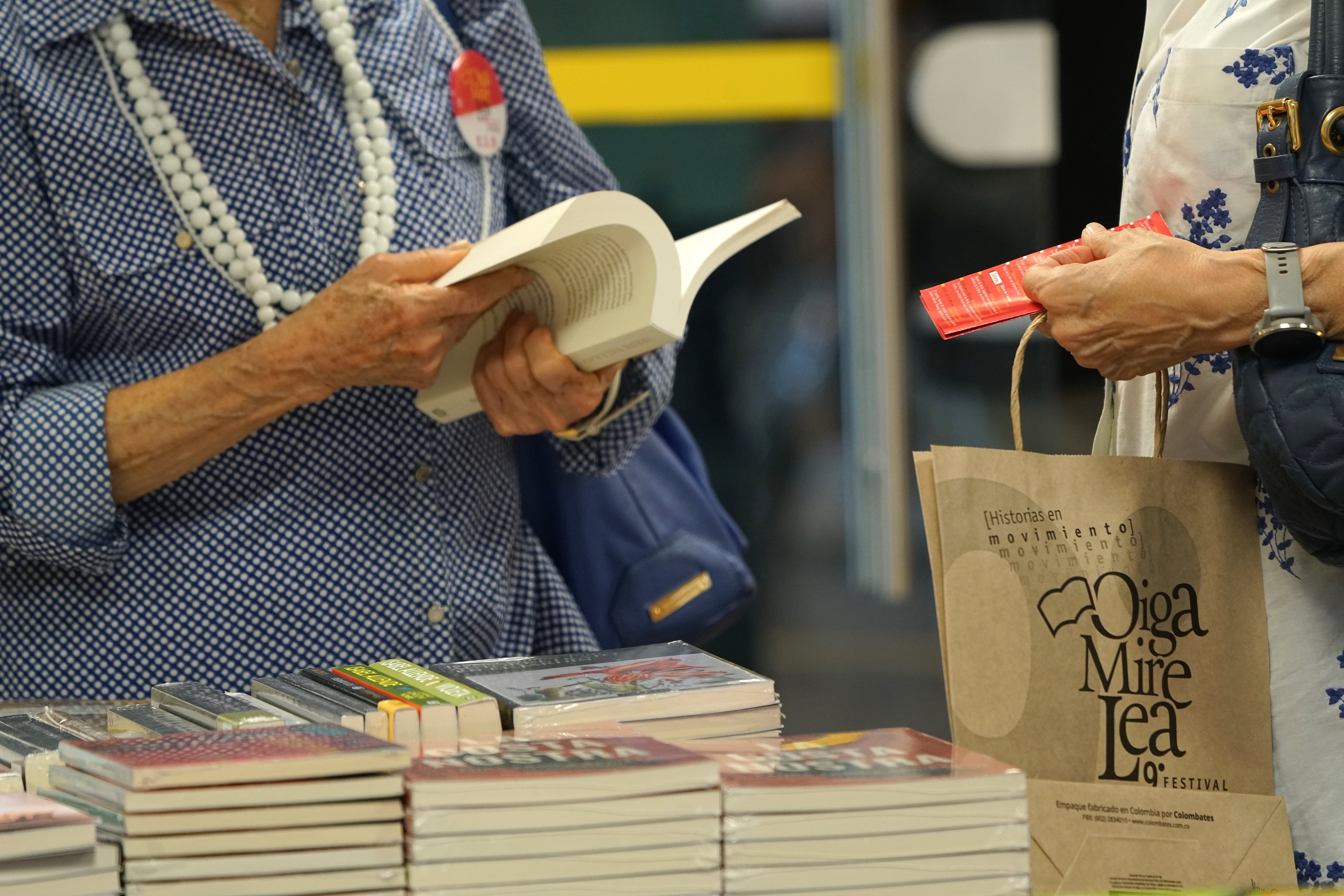 El Festival Internacional de Literatura Oiga, Mire, Lea, es un espacio para que los amantes de la cultura y las letras. un evento con la participación de escritores internacionales, nacionales y locales, y la presentación de libros, debates, talleres, conferencias, recitales de poesía, literatura infantil entre otras actividades.
