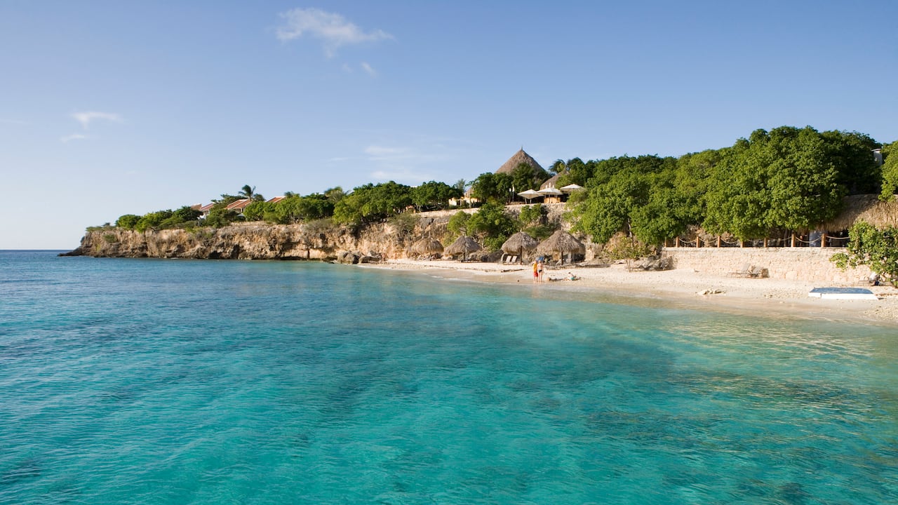 Playa Kalki en la isla de Curazao.