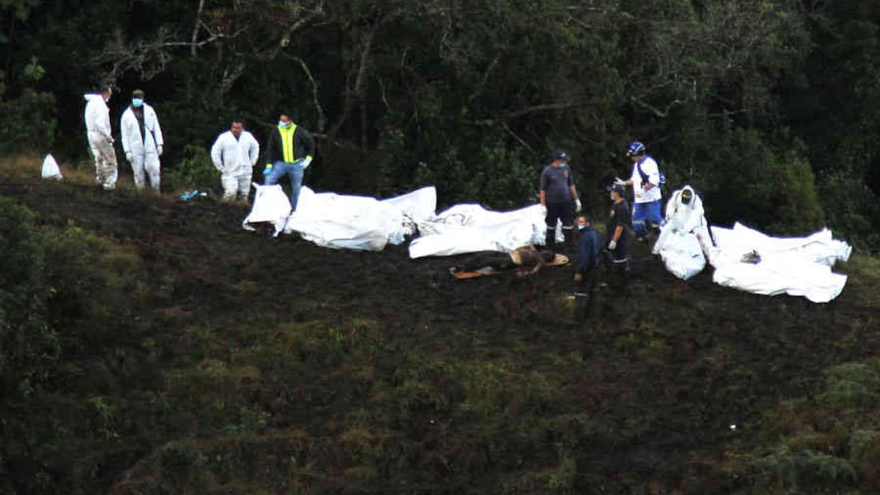 Según los reportes el accidente dejó 71 muertos y seis heridos.
