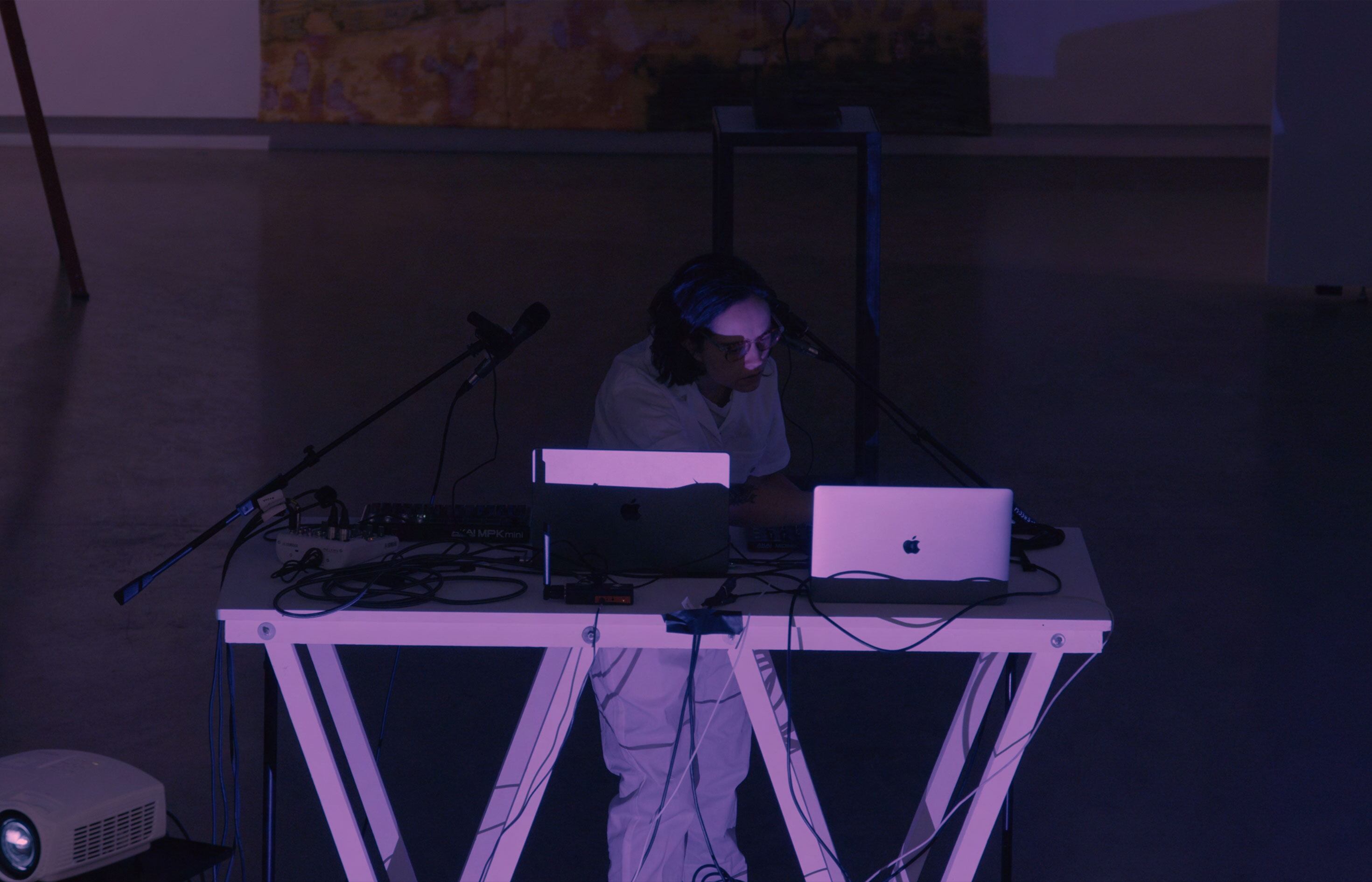 Hush, de Juliana Castro Duperly