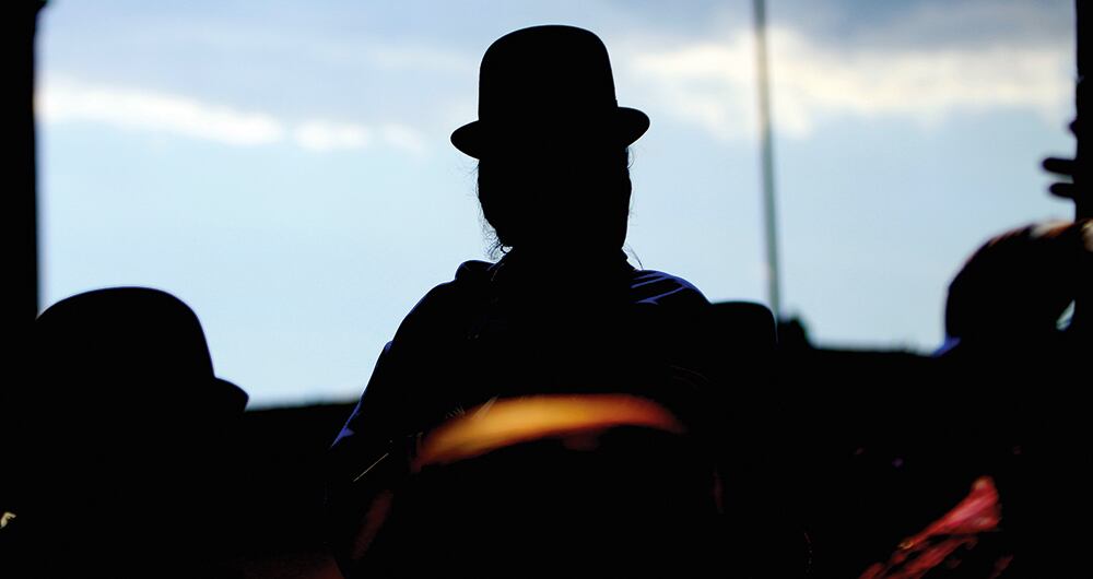 En medio de sus labores, accidentalmente rompió un elemento decorativo y su empleadora le dijo que costaba 5 millones de pesos, que le iban a ser descontados del sueldo hasta cubrir el monto. 