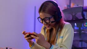 Los juegos móviles están diseñados para partidas cortas, lo que encaja con estilos de vida rápidos y fragmentados.