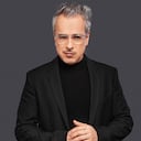 Jorge Enrique Abello tiene 55 años y en la televisión colombiana ha consolidado su carrera actoral gracias a recordados personajes en producciones como Betty, la fea; En los tacones de Eva y La costeña y el cachaco.