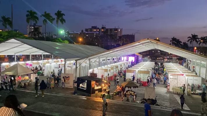 Al lugar asistieron 220 expositores.