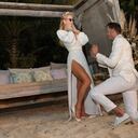 Como buen gringo, Carter Reum se arrodilló ante Paris para pedirle matrimonio en un paraíso tropical cuyo nombre no fue identificado.