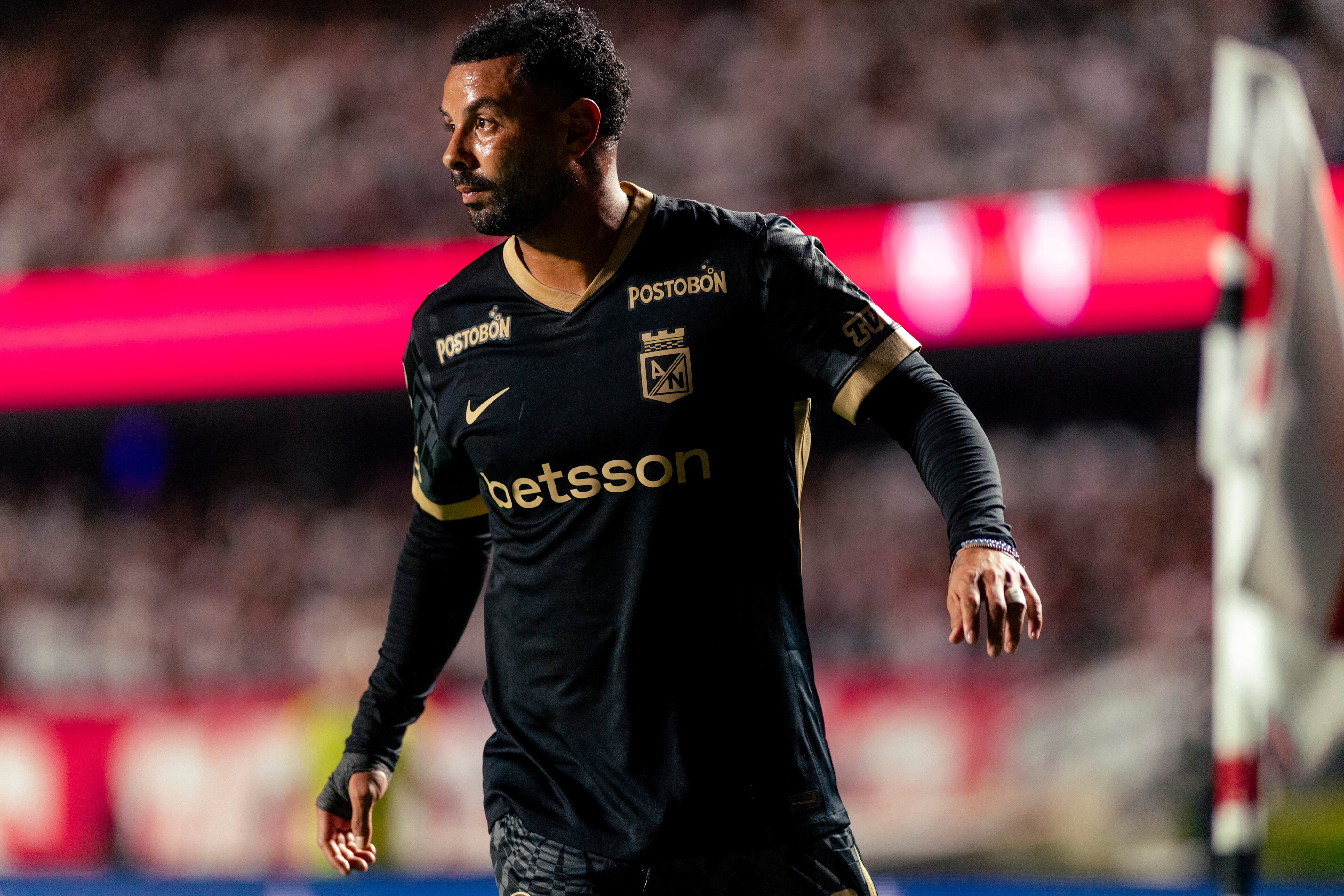 SAO PAULO, BRAZIL - AUGUST 19: Edwin Cardona of Atletico Nacional looks on during a Copa CONMEBOL Libertadores 2025 between Sao Paulo and Atletico Nacional at MorumBIS Stadium on August 19, 2025 in Sao Paulo, Brazil. (Photo by Riquelve Nata/Sports Press Photo/Getty Images)