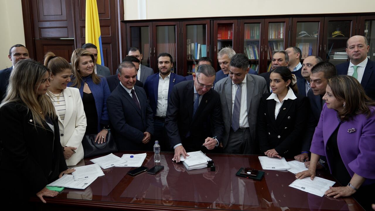 El Partido Conservador radicó la nueva propuesta de reforma laboral para el país.