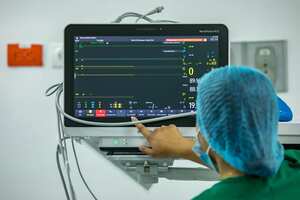 La activación de esta nueva sección en el hospital pediátrico permitirá la disponibilidad de servicios que incluyen cuidados intensivos, cirugía general, y cirugía ortopédica, además de otros.