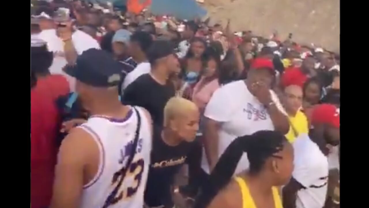 Captura de imagen de uno de los videos de la fiesta organizada en Punta Arena, en Cartagena.