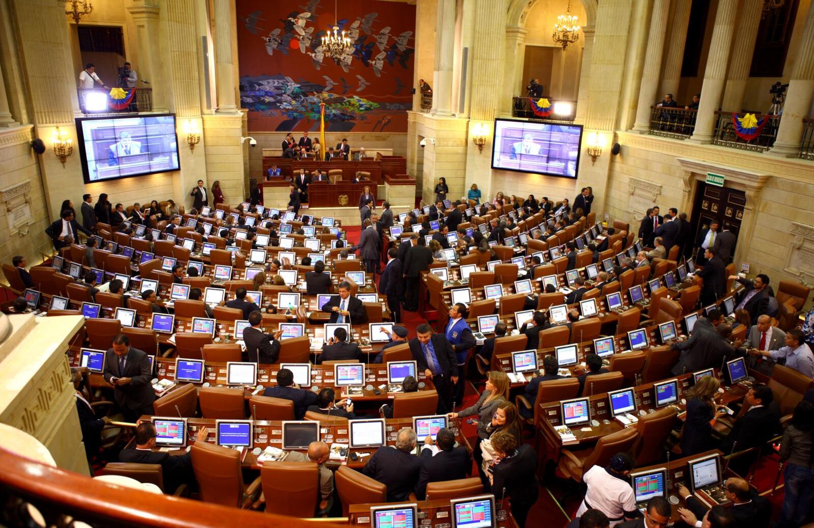 El Congreso terminaría hundiendo las reformas del Gobierno Petro por falta de tiempo. Así va la pensional.