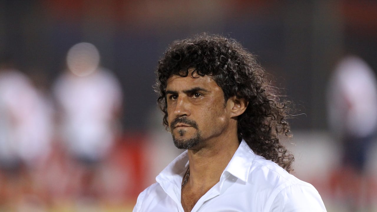 Leonel Álvarez, técnico colombiano con pasado en Cali y Medellín.