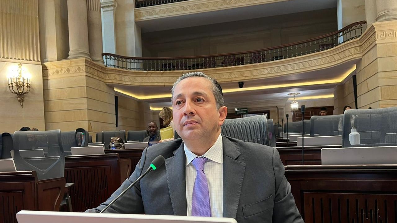 Representante Julio César Triana