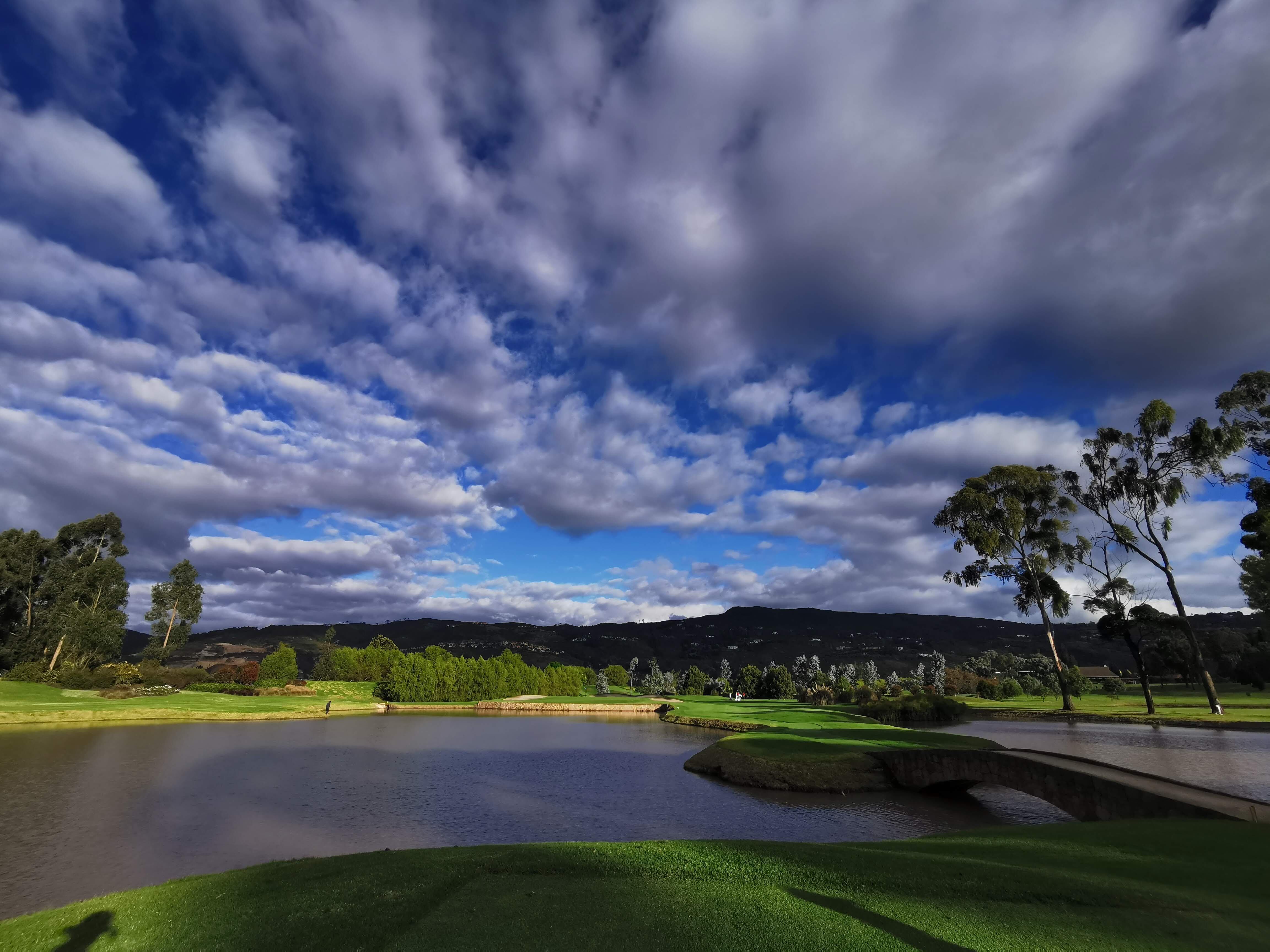 El Club El Rincón de Cajicá, pionero internacional del golf profesional en Colombia.  Inicia el Volvo Golf Champioship by Seguros del Estado, décimo evento de la temporada 2021-2022 del PGA TOUR Latinoamérica.
