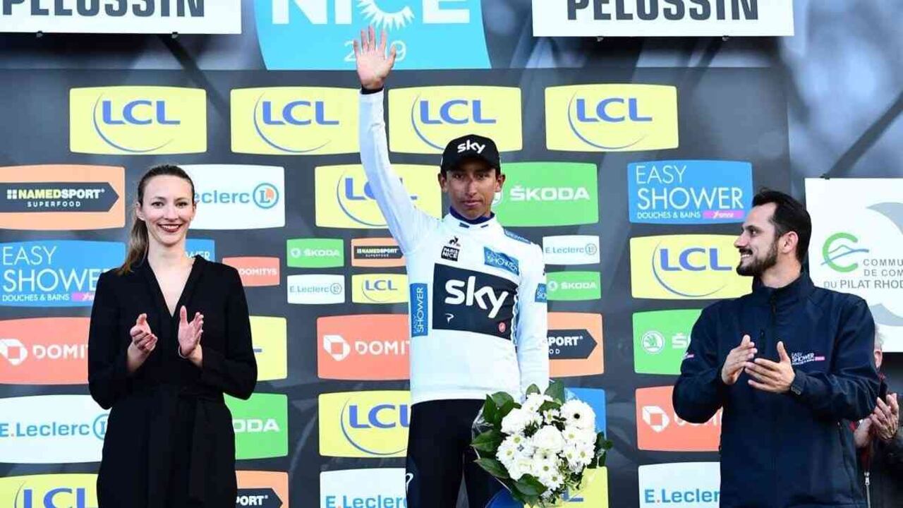 Egan Bernal es segundo a 19 segundos del líder, su compañero Michal Kwiatkowski
