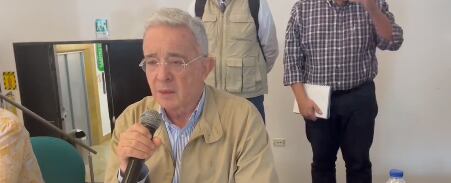 Álvaro Uribe Vélez.