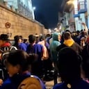 Los indígenas que llegaron a Bogotá, tumbaron las vallas que están ubicadas en la carrera 8 en la esquina donde está el Congreso de la República y la Alcaldía de Bogotá. Por esa calle se llega a la Casa de Nariño.