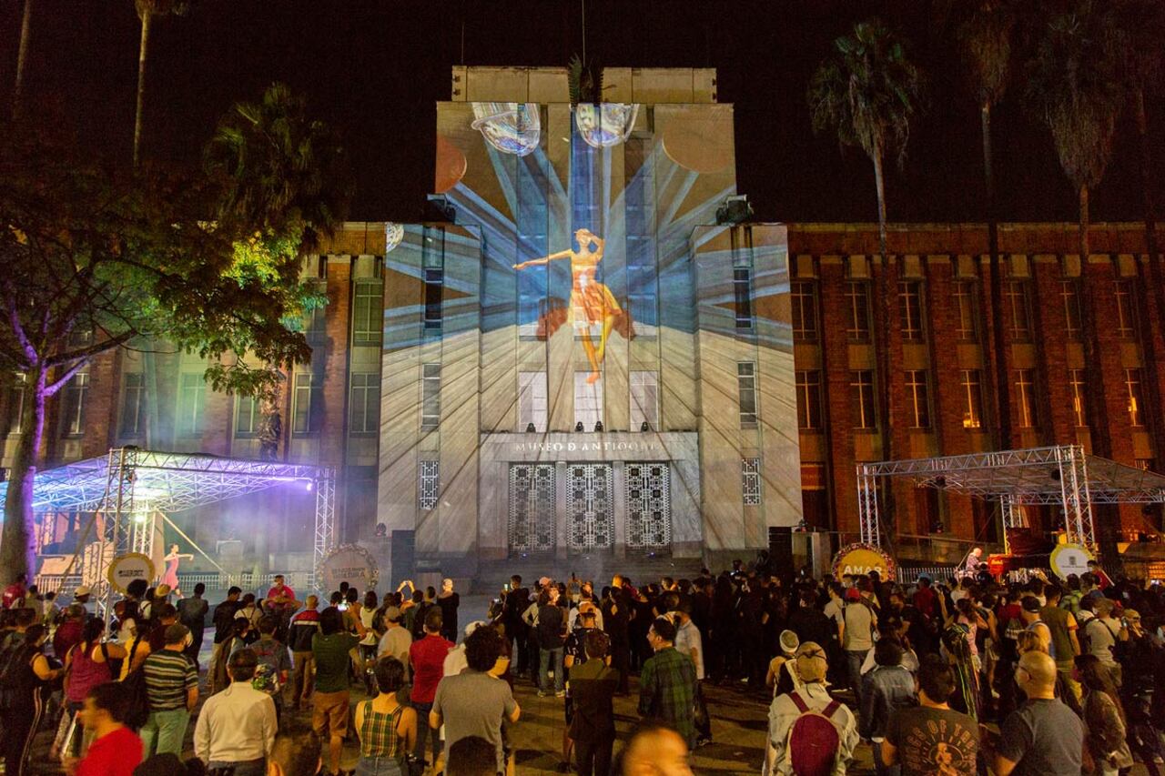 Este viernes, Plaza Botero vivió una nueva edición de Cultura Parque.