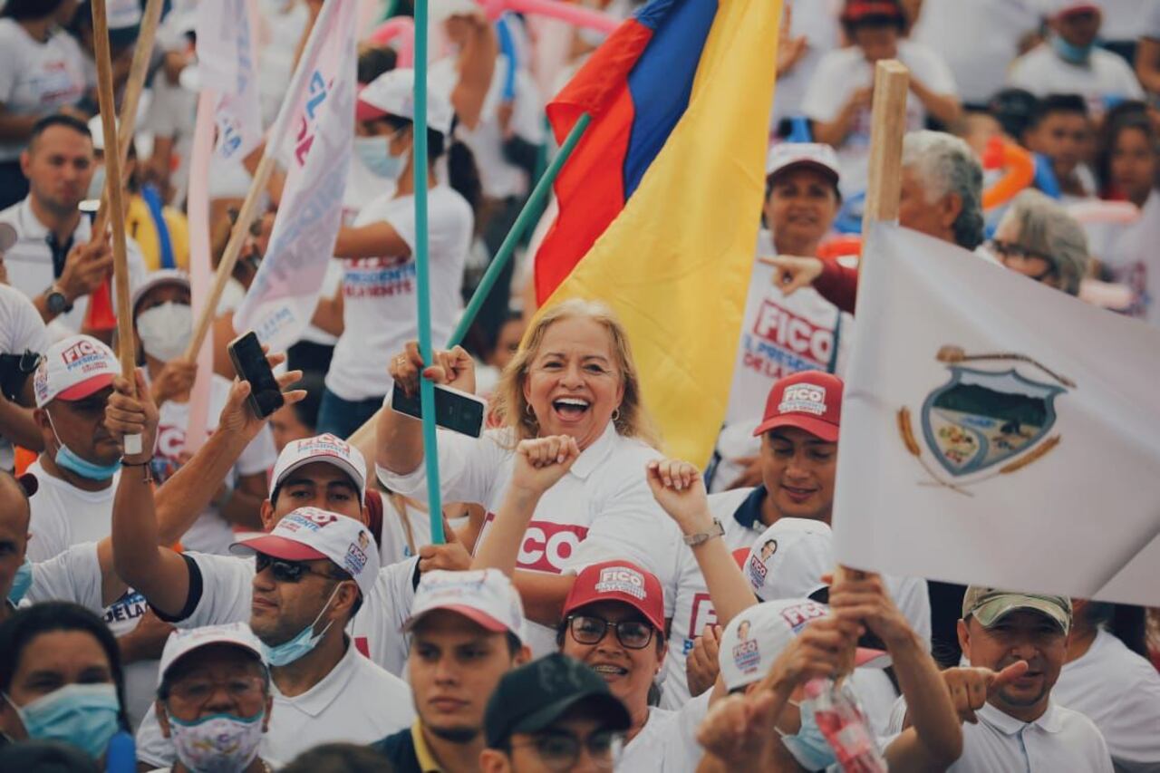 Seguidores de Federico Gutiérrez en medio de una concentración en Cúcuta