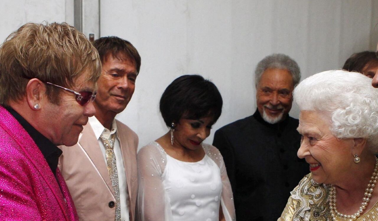 Elton John envió un gran mensaje de condolencia tras el fallecimiento de la Reina Isabel II