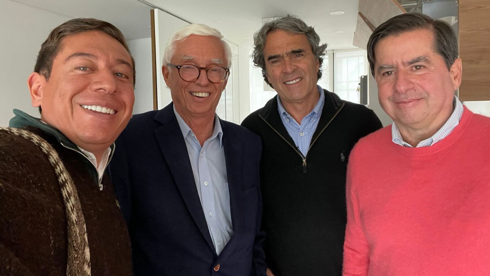 Carlos Amaya, Jorge Enrique Robledo, Juan Fernando Cristo y Sergio Fajardo se reúnen con Rodolfo Hernández.