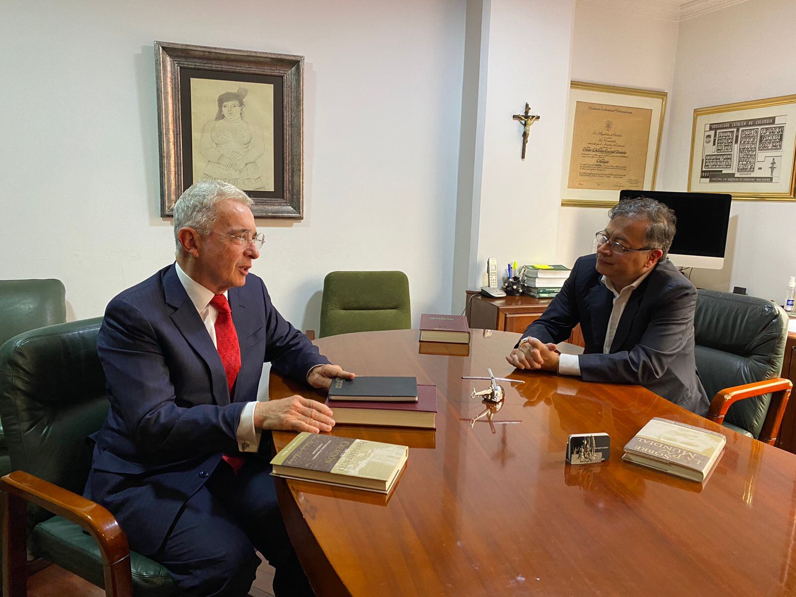 Reunión Gustavo Petro y Expresidente Alvaro Uribe