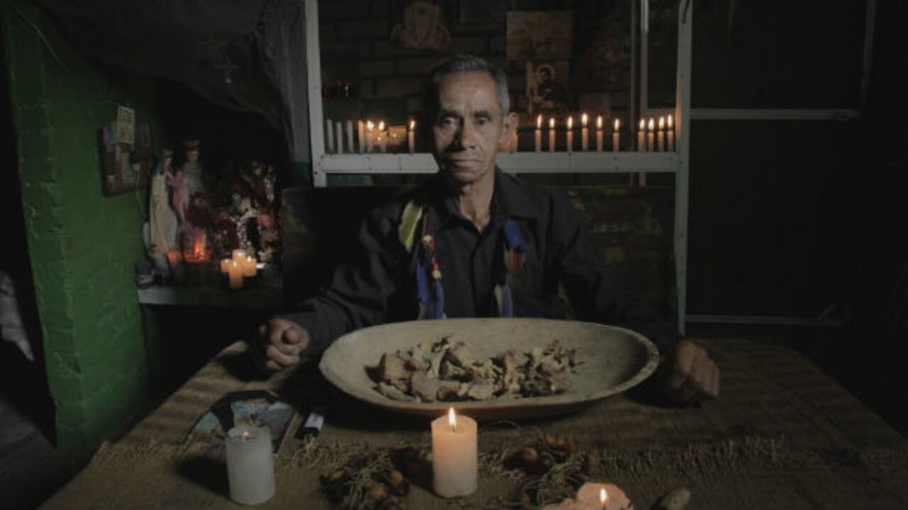 En la guerrilla la brujería se usa principalmente para protegerse de las balas, para hacerse invisible y escapar cercos militares.