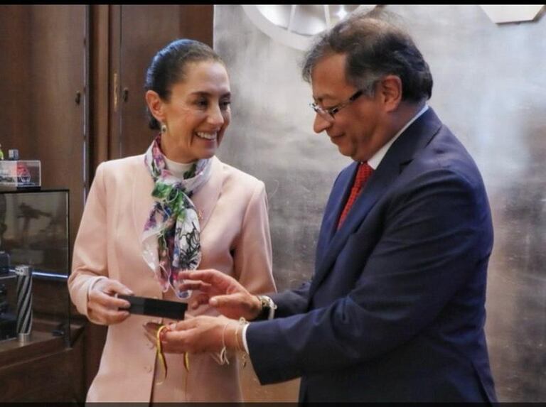 El presidente de Colombia Gustavo Petro se mostró complacido  con la elección de Claudia Sheinbaum como la nueva mandataria de México.

Foto tomada de la red social X