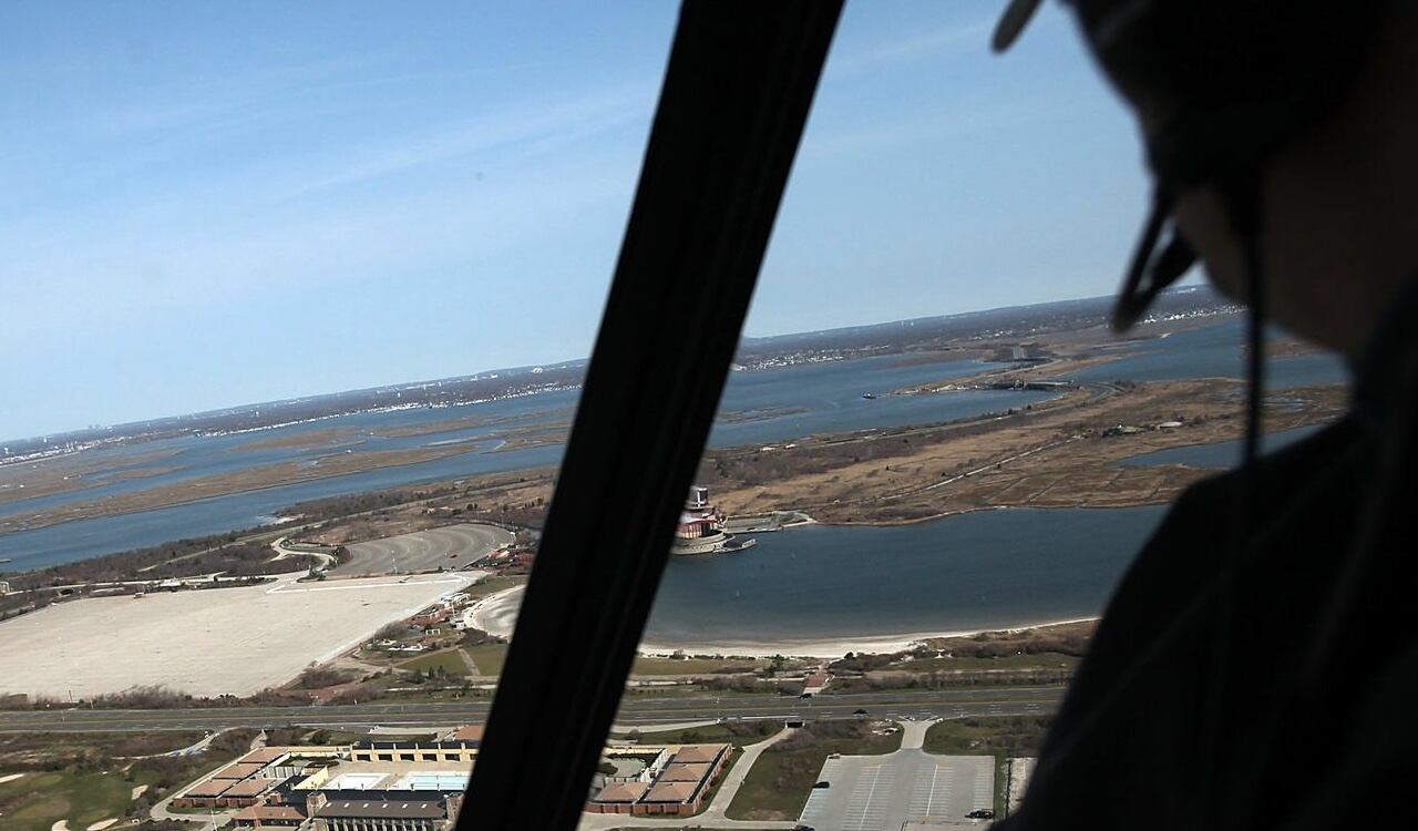 Las autoridades buscaban por cielo y tierra al asesino de Gilgo Beach