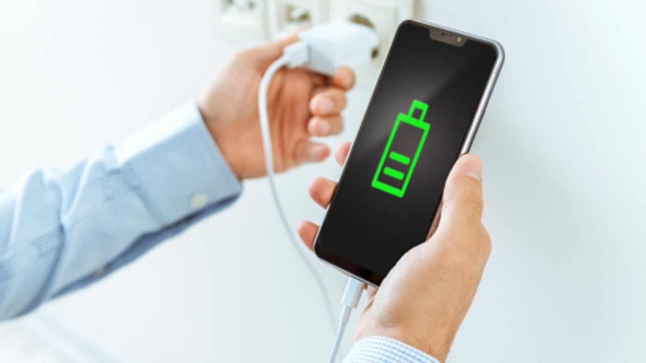 Cuidar cargador de celular.