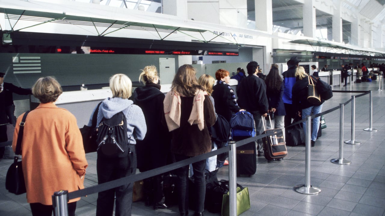 Estados Unidos gestiona 16.4 millones de viajes en avión al año