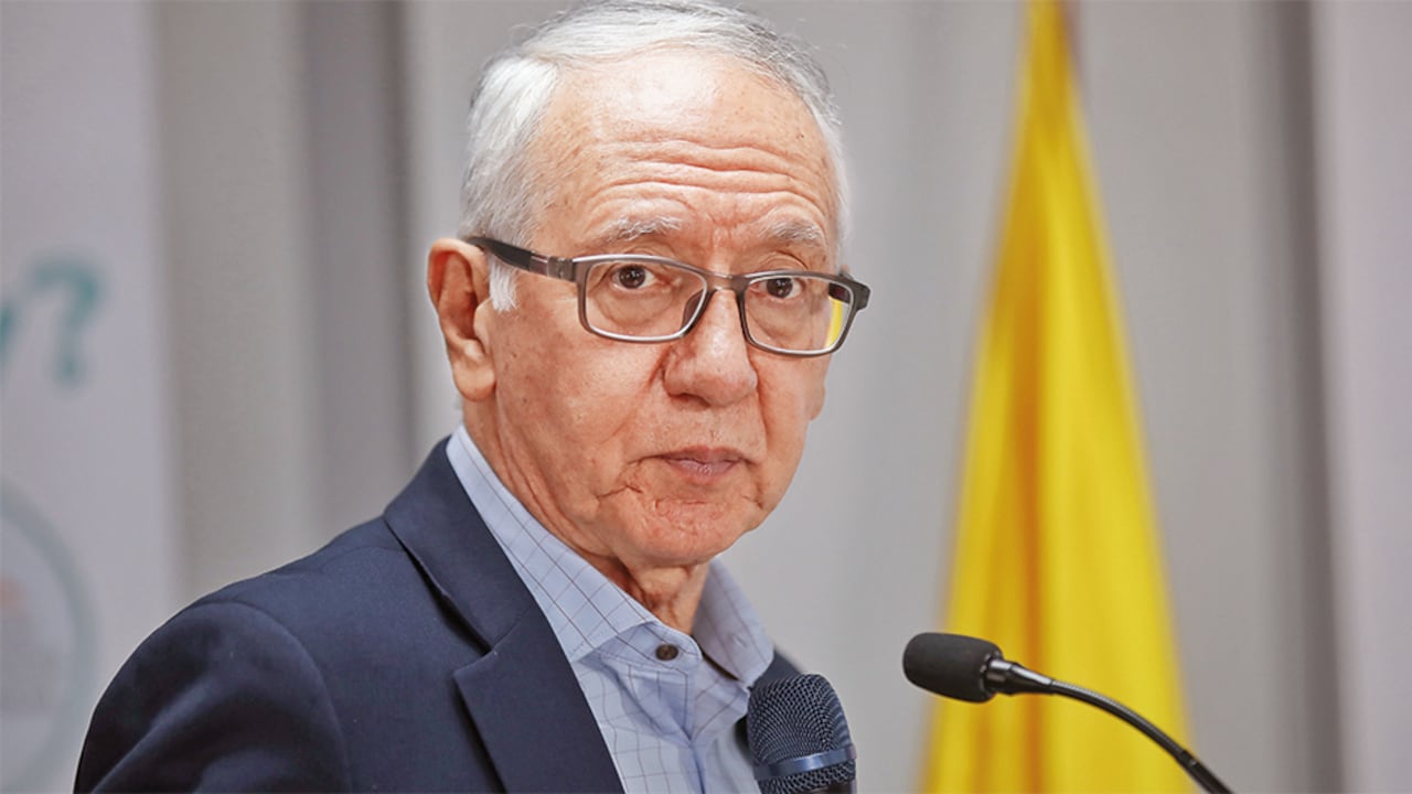 El ministro Guillermo Alfonso Jaramillo fue quien presentó los informes de gastos de campaña de los senadores del Pacto Histórico.