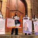 Las protestas fueron hechas por familiares de desaparecidos durante las protestas del paro nacional.