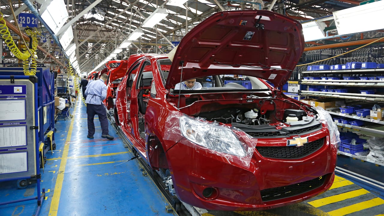 El fabricante de automóviles estadounidense General Motors (GM) anunció recientemente el cierre de sus plantas de ensamblaje en Ecuador y Colombia.