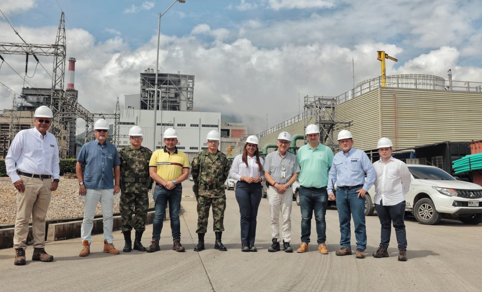Esta planta solar se oficializó con autoridades locales y regionales.