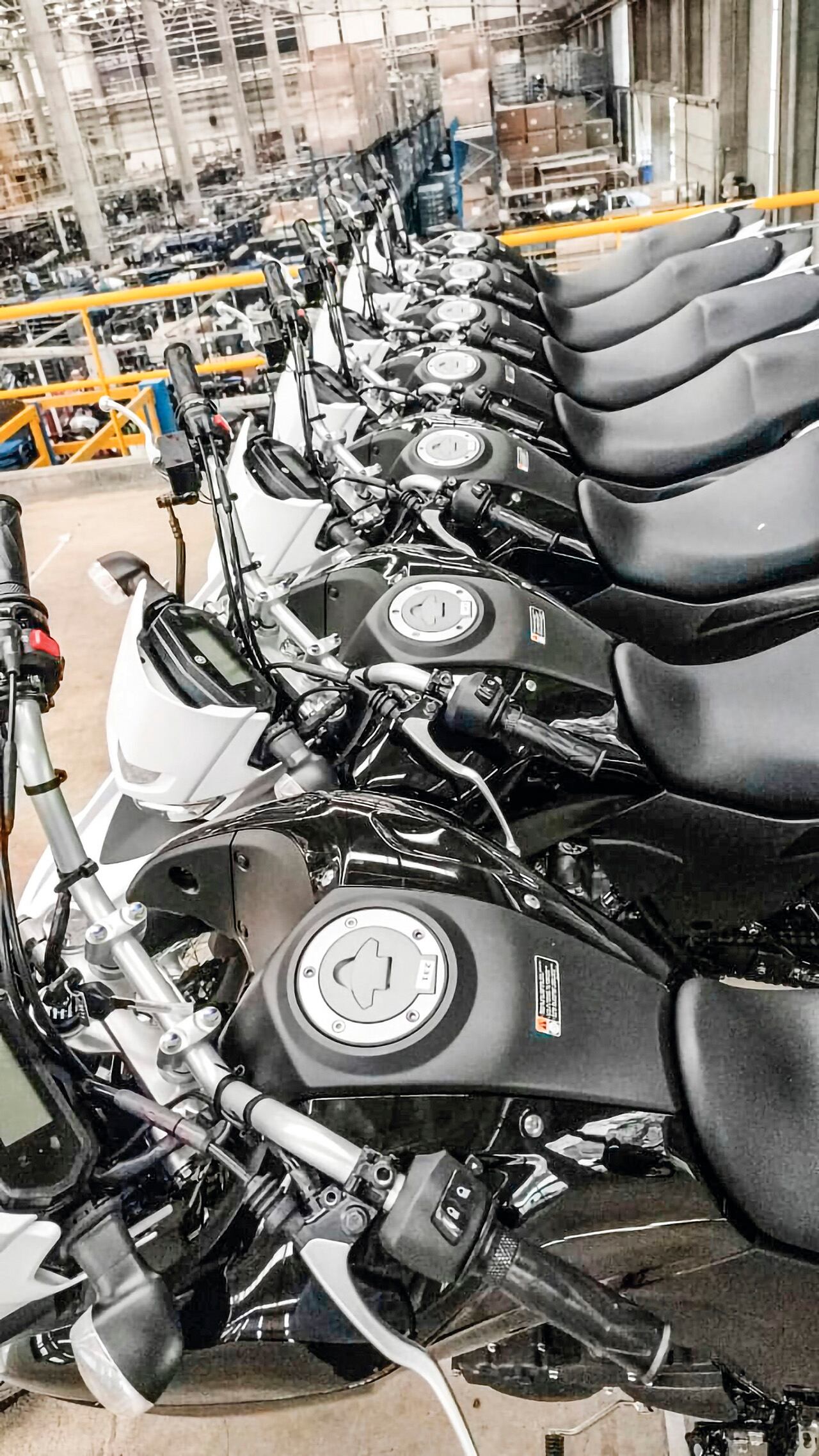 Varias motos también fueron parte de las compras millonarias.