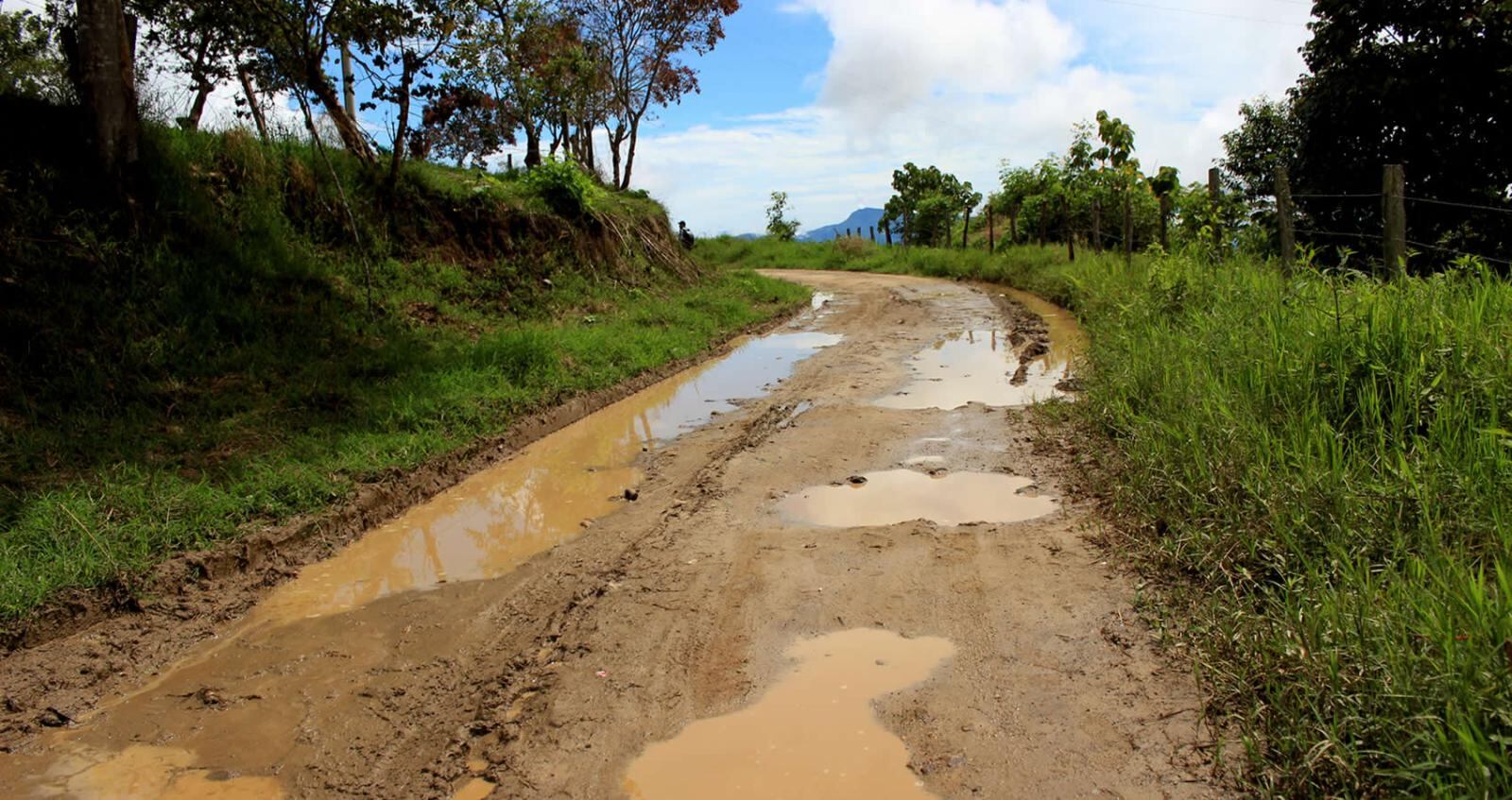 Petro afirma contratación de este tipo de obras.