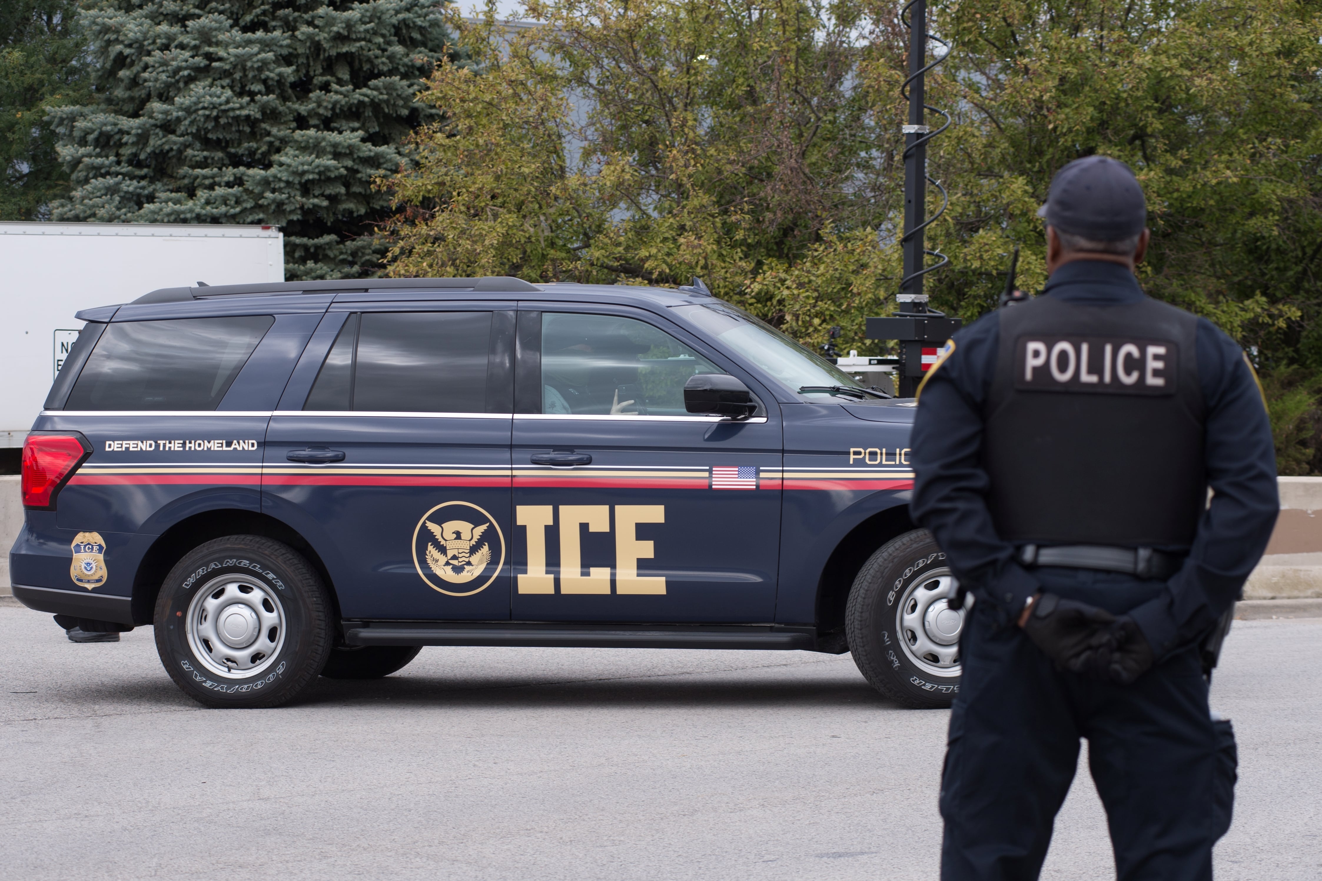 ICE camionetas