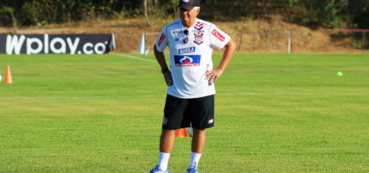 Julio Comesaña deja de ser DT de Junior.